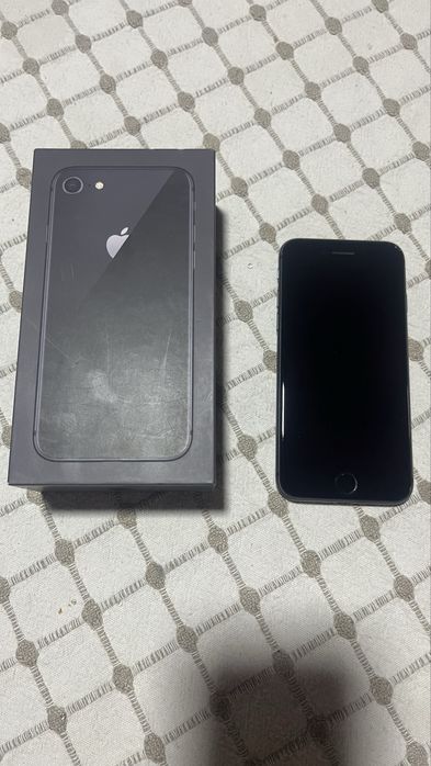 iphone 8 , 64gb-Добро състояние