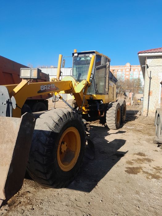 Продам грейдер XCMG 215