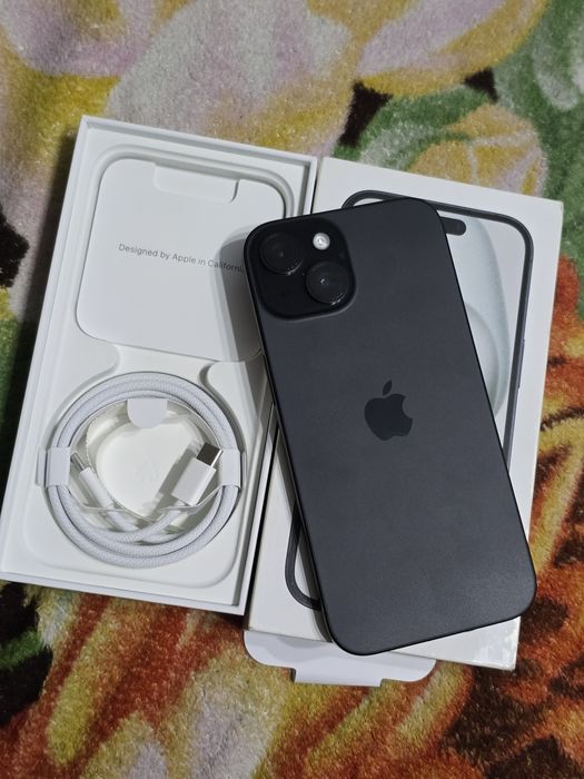 Продам iPhone 15 на 256 gb