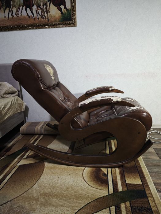 Кресло качалка дерево