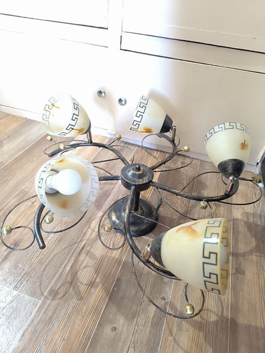 Срочно ! Продам люстру , в отличном состоянии