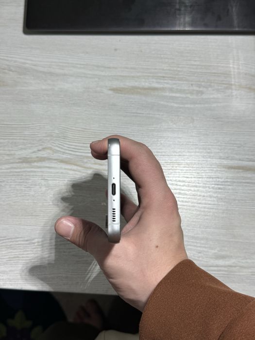 продается samsung s 23 fe