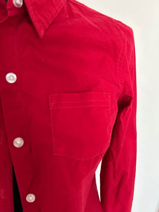 Cămașa roșie, mărime S