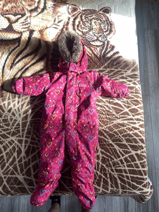 Продам детский зимний комбинезон,