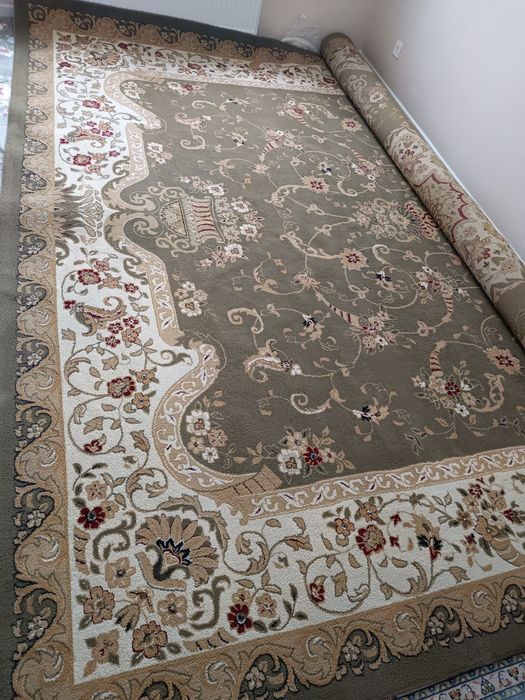 Продам ковёр большой