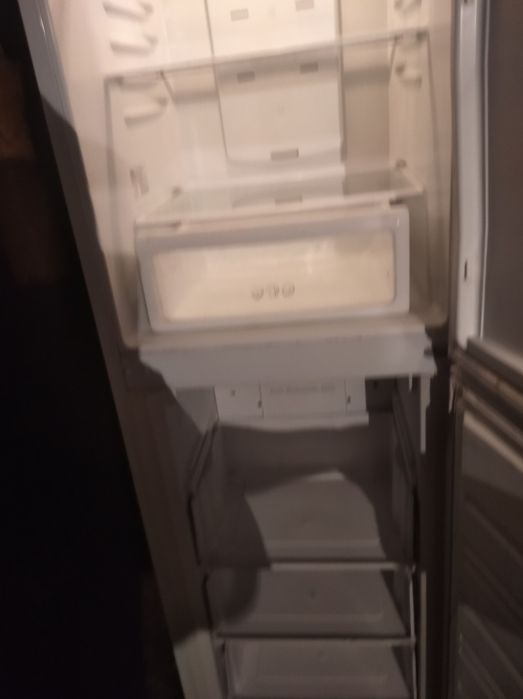 Продам двух камерный холодильник Атлант