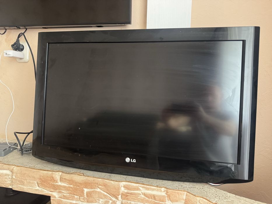 Телевизор LG с приставкий.