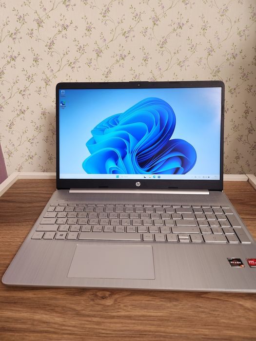 Продам ноутбук HP Laptop