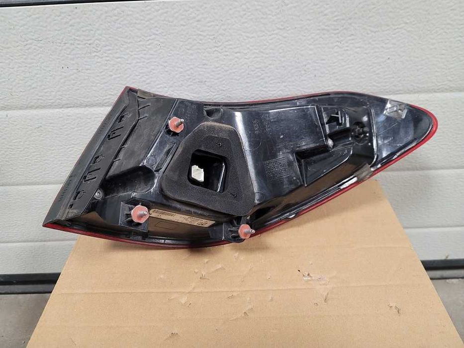 Ляв стоп за комби Mercedes C Class W205 2015 година