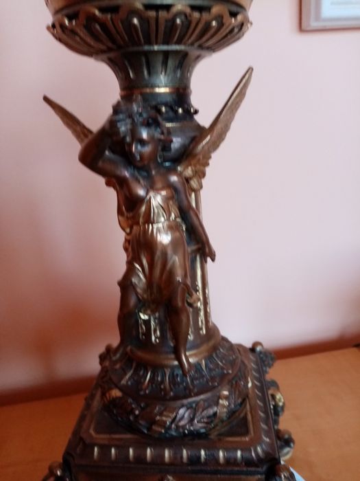 Veioza de cupru/bronz cu statuie zeiță cu torta, 54 cm