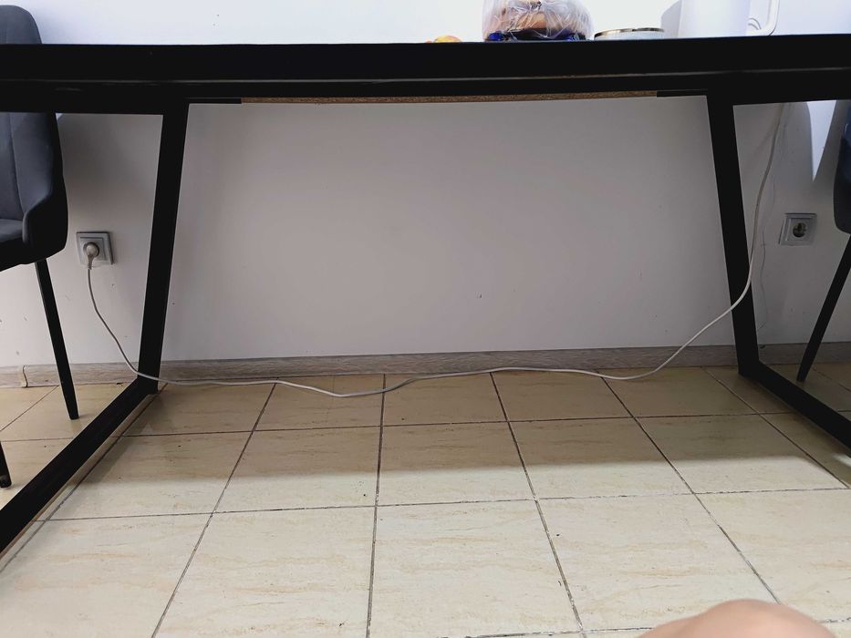 Стол обеденный для большой кухни