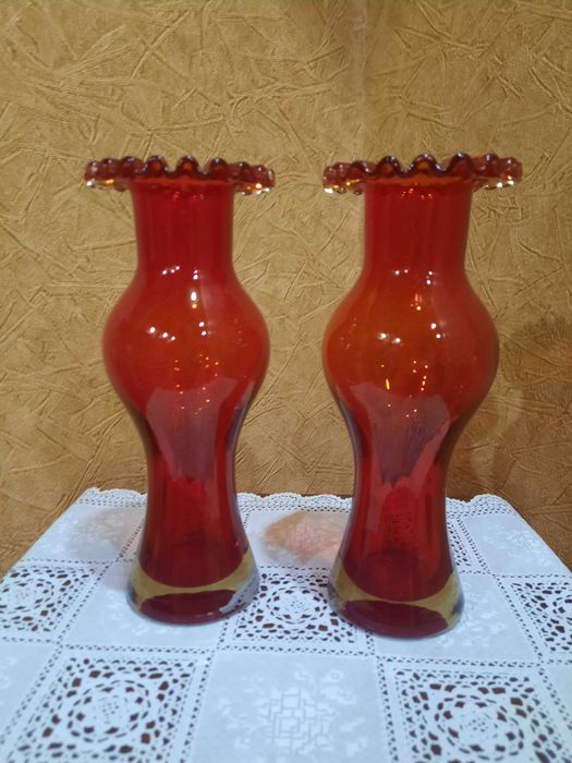 Винтажные парные вазы, зд " Красный Май", коллекционные