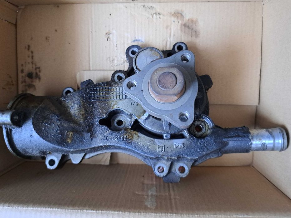 Водна помпа Опел Инсигния