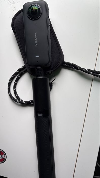 Insta360 X3 + stick + trepied + husă (stare foarte bună)