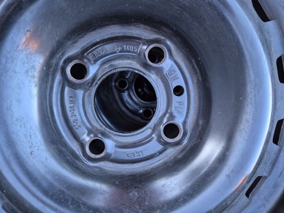 Vând jante+cauciucuri de Opel Corsa D 175/70/14 M+S imp Germania
