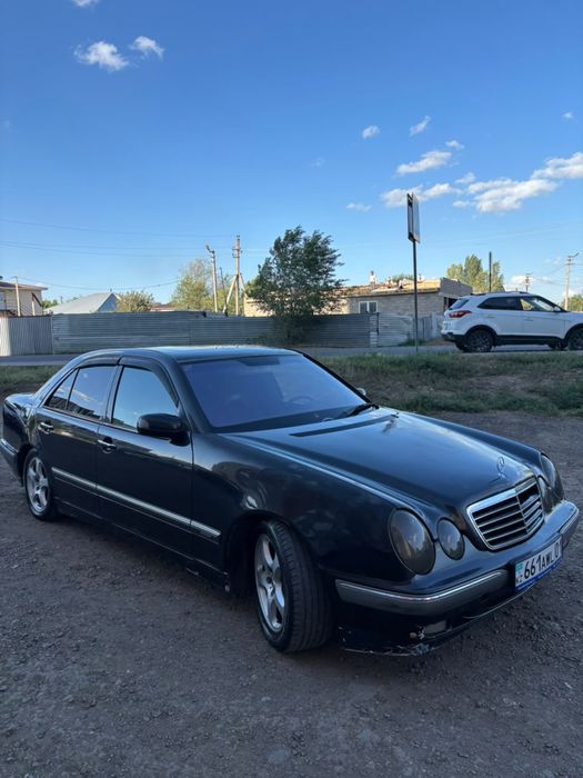 Продам мерс 210 е320