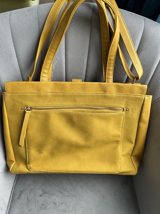 Голяма чанта цвят горчица