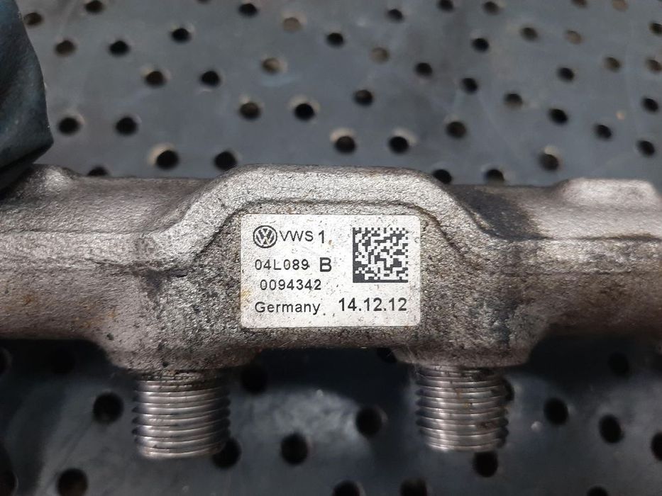 Rampa injectoare 1.6 tdi crb vw golf 7 passat b8 audi a3 8v skoda octavia 04l089b 057130764ab