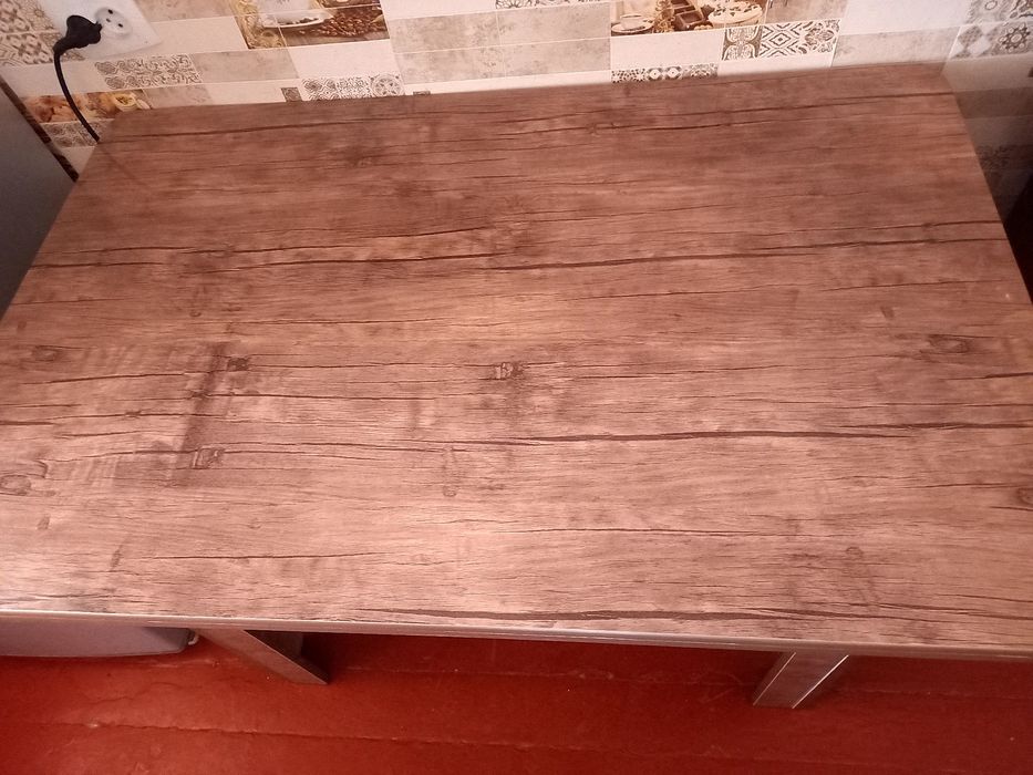 Продаёться кухонный стол
