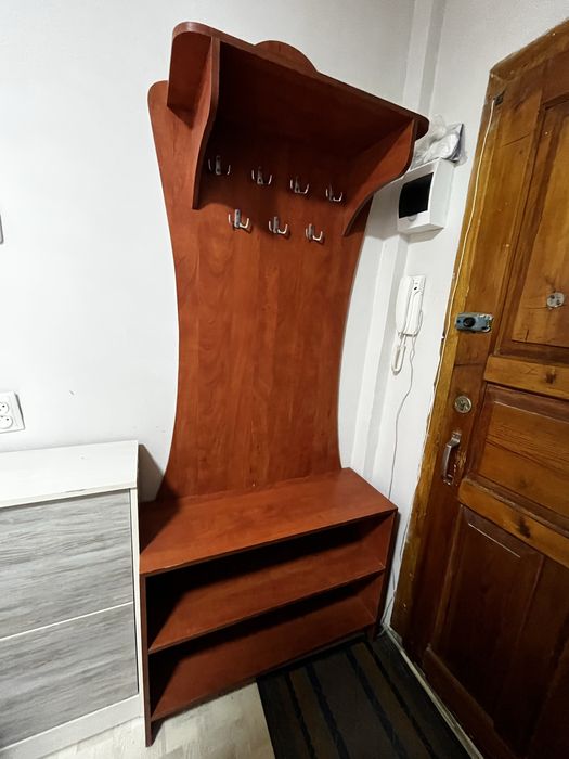 Прихожая с вешалкой