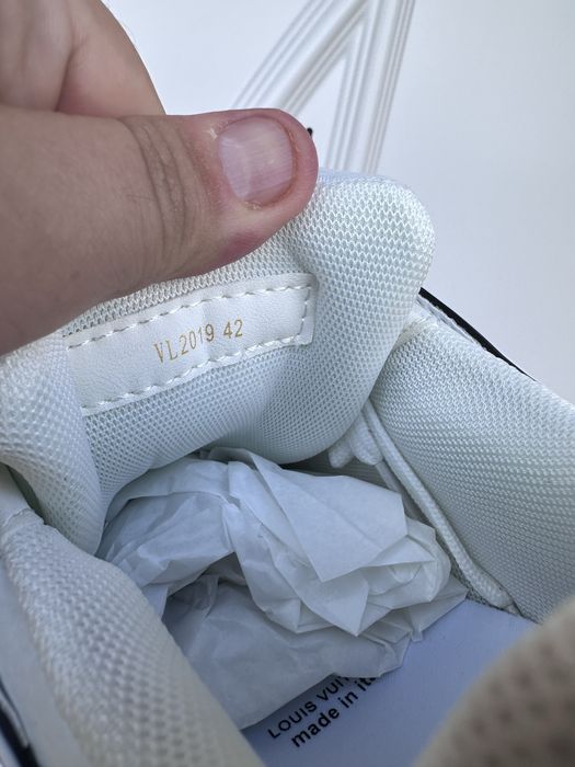 Louis Vuitton marimea 42