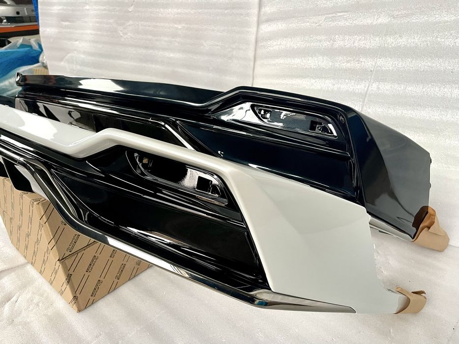 Задний диффузор бампера Camry 80 Камри 80