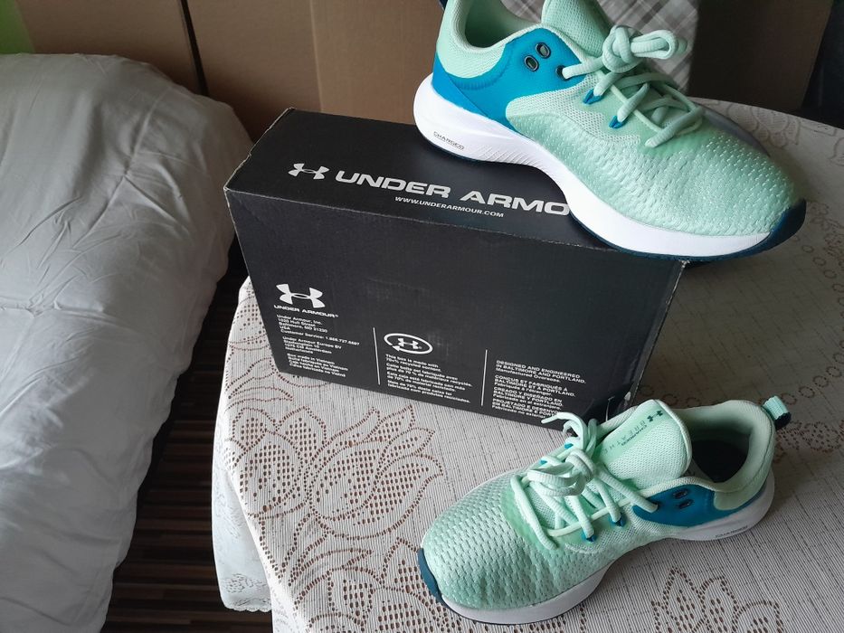 Маратонки  under  armour