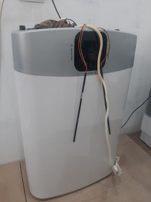 Водонагреватели Аристон 2 штуки