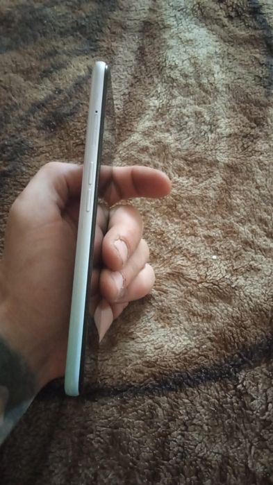 Продаю телефон Oppo A9 2020