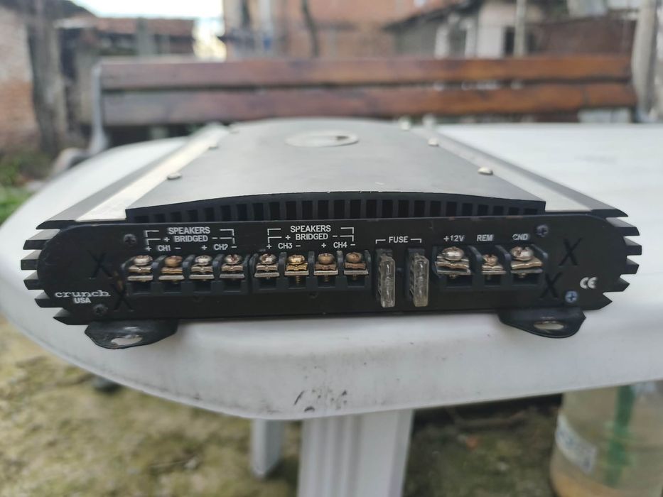 Продавам,мултимедия за мерцедес е 220 2002г. И усилвател за нея!!!