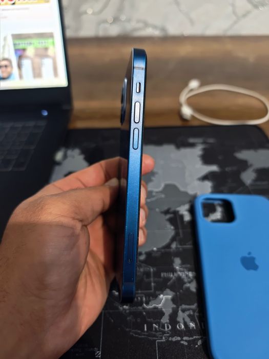 iPhone 12 82% blue