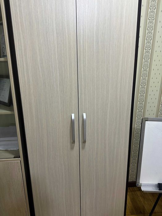 Продаётся офисная мебель