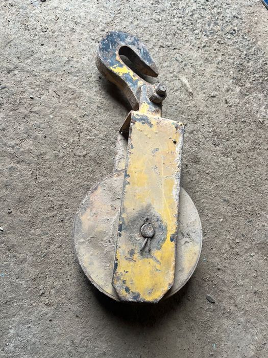 ролик стройтельный для подьема груза