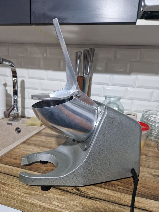 Продам измельчитель льда