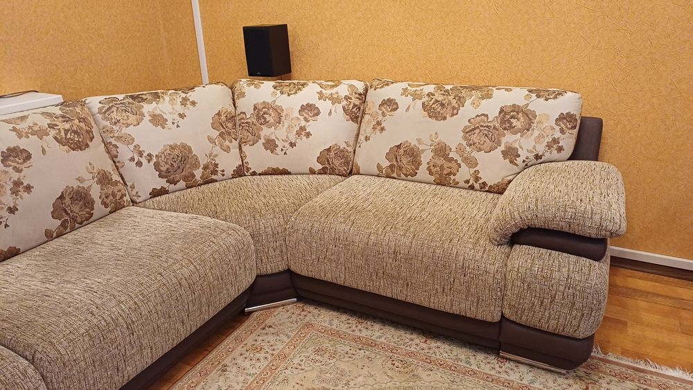 Продам угловой диван !