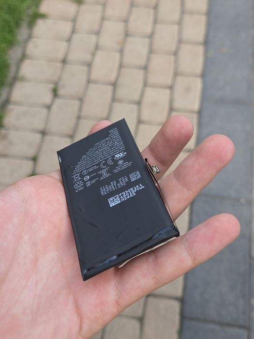 Аккумулятор iphone 13 79%
