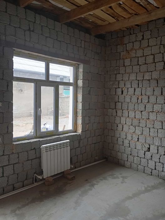 Yangi hayot tumani.Binokorga yaqin Xovli uy- joy sotiladi.4 sotix.