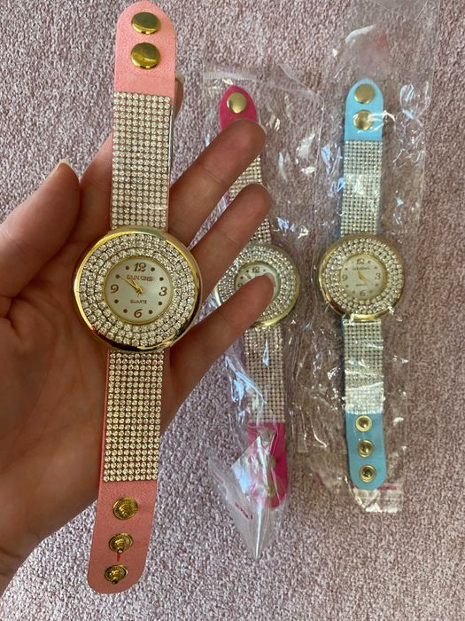 Lot ceas valentines argintiu femei nou strasuri