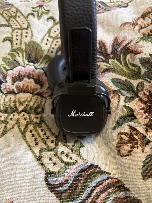 Продам Marshall 4, в приемлемом состоянии