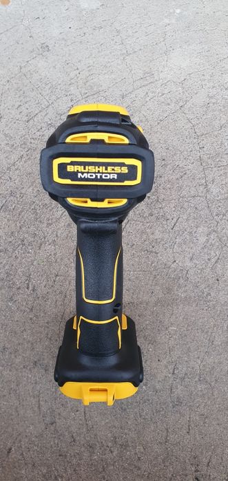 Corp masina  de găurit și înșurubat  dewalt