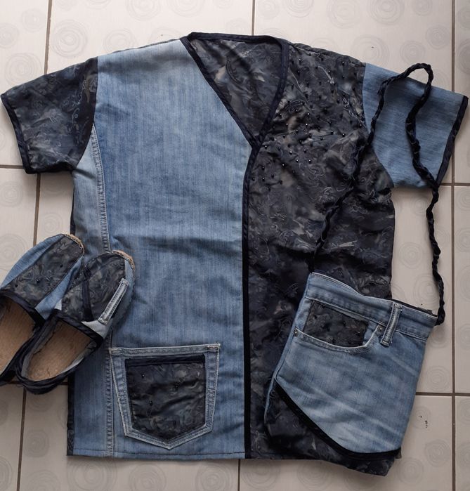 Бутиков комплект от блуза ,чанта и еспадрили.