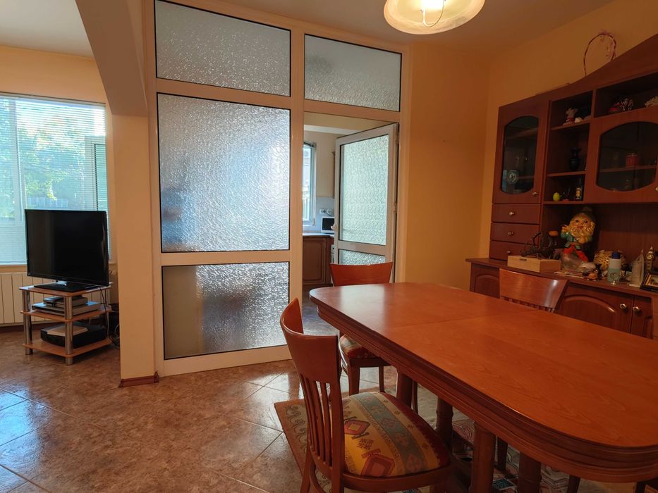 Продава се Тристаен апартамент в Плевен, Широк център - 102 кв.м за 1334 €/кв.м - Снимка #3