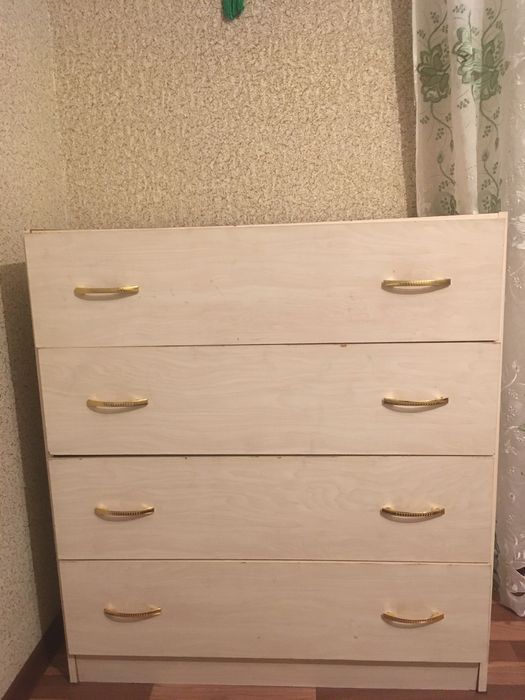 Продается спальная гарнитура.