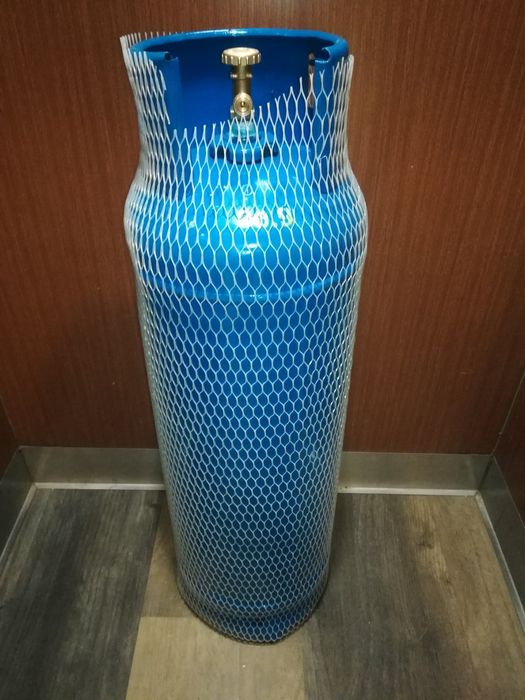 Голяма/ГОЛЯМИ газова /ГАЗОВИ бутилка /БУТИЛКИ 79литра - Г образен кран