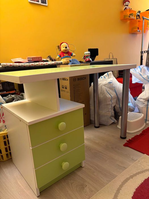 Birou copii cu scaun ergonomic, stare foarte buna,