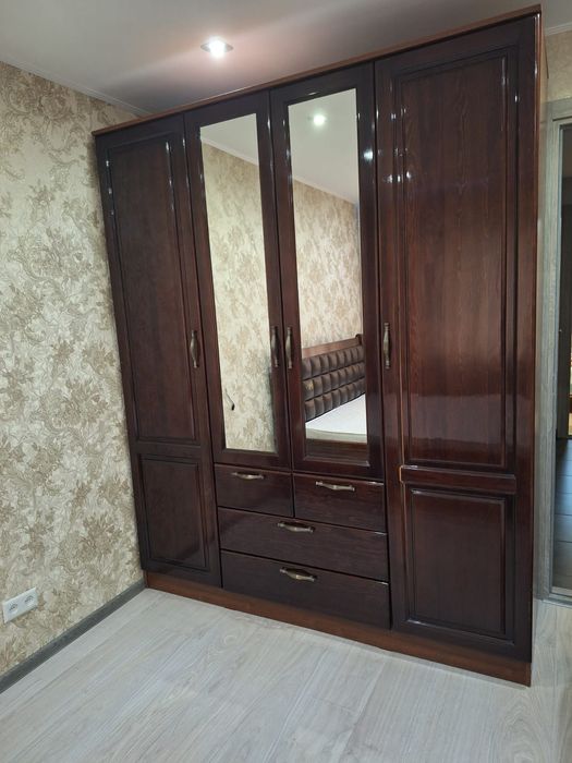 Продается спальный гарнитур