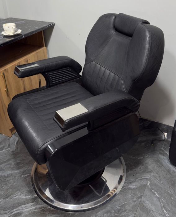 Парикмахерское  кресло