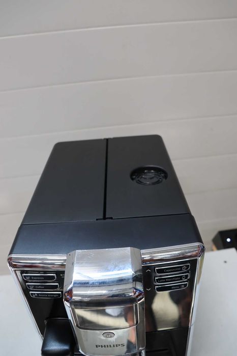 Aвтоматична кафемашина Philips EP5360/10, Series 5000, 5 напитки,  AquaClean, PianoBlack