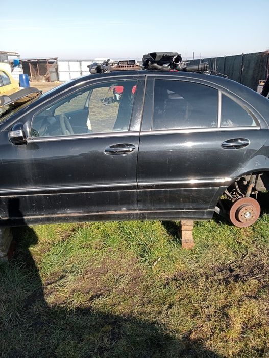 Dezmembrez Mercedes c-class 320