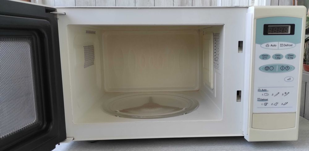 Микровълнова фурна печка LG MS-198H